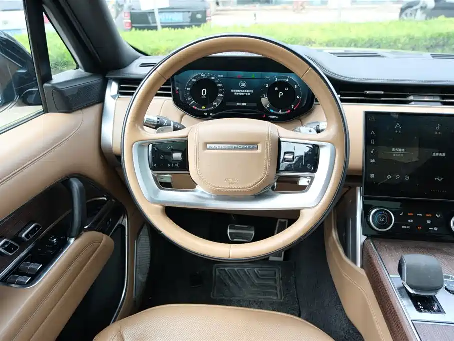 Land Rover Range Rover 2023 3.0 L6 400PS Long Wheelbase