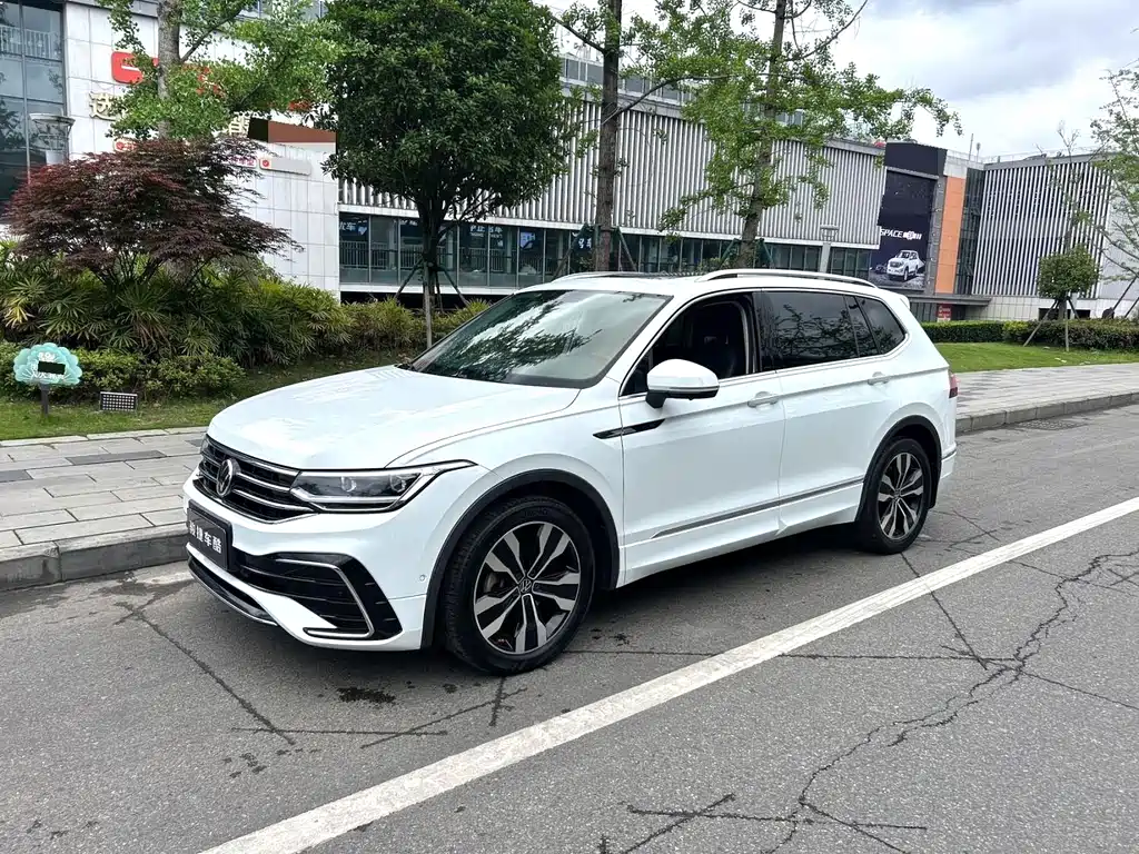 Volkswagen Tiguan L 2022