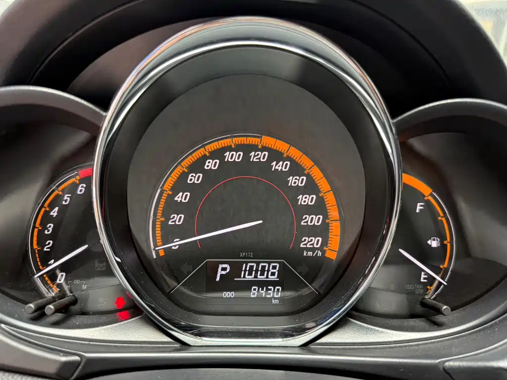 Toyota Yaris L - фото 23