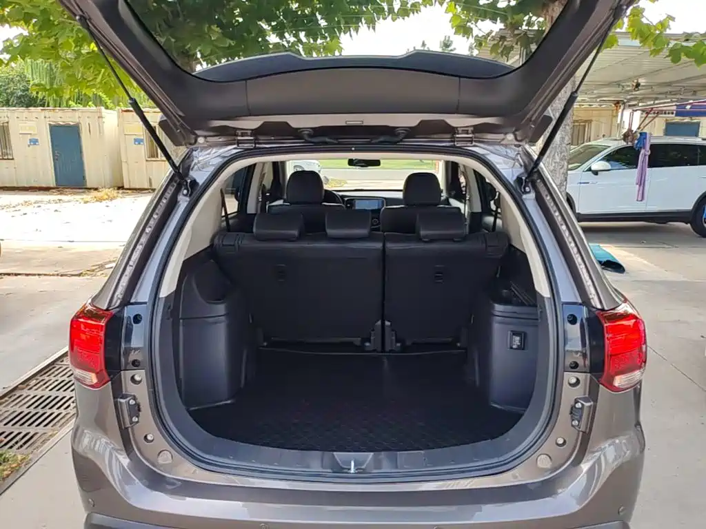 Mitsubishi Outlander — миниатюра 19