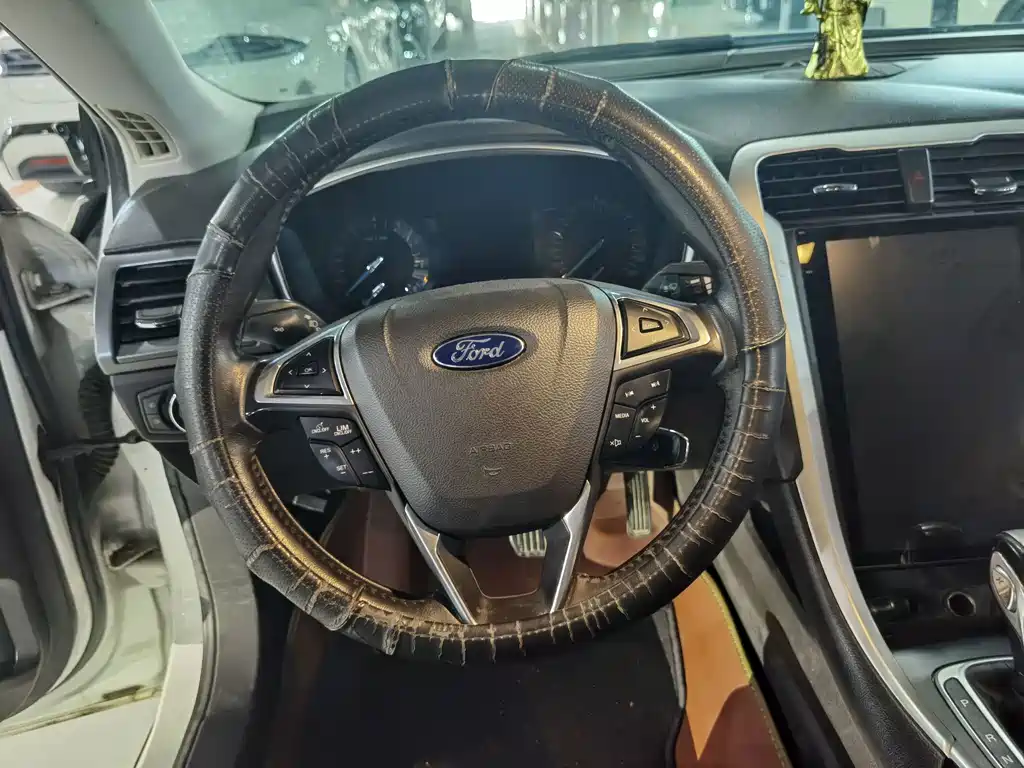Ford Mondeo — миниатюра 9