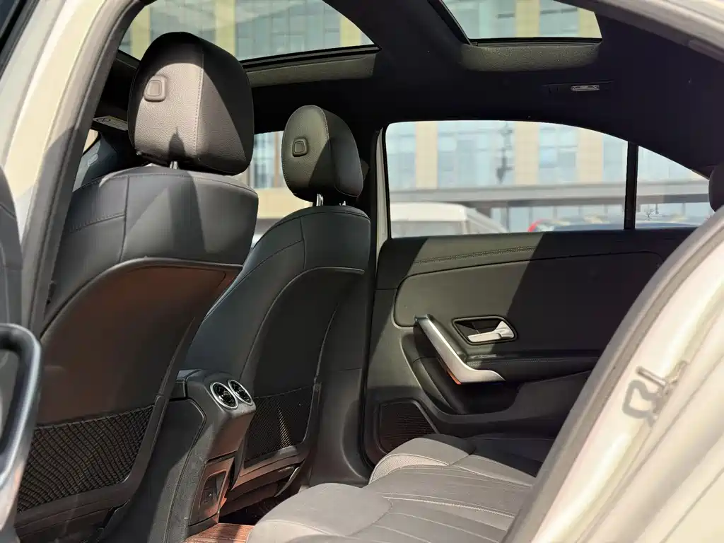 Mercedes-Benz A-Class — миниатюра 10