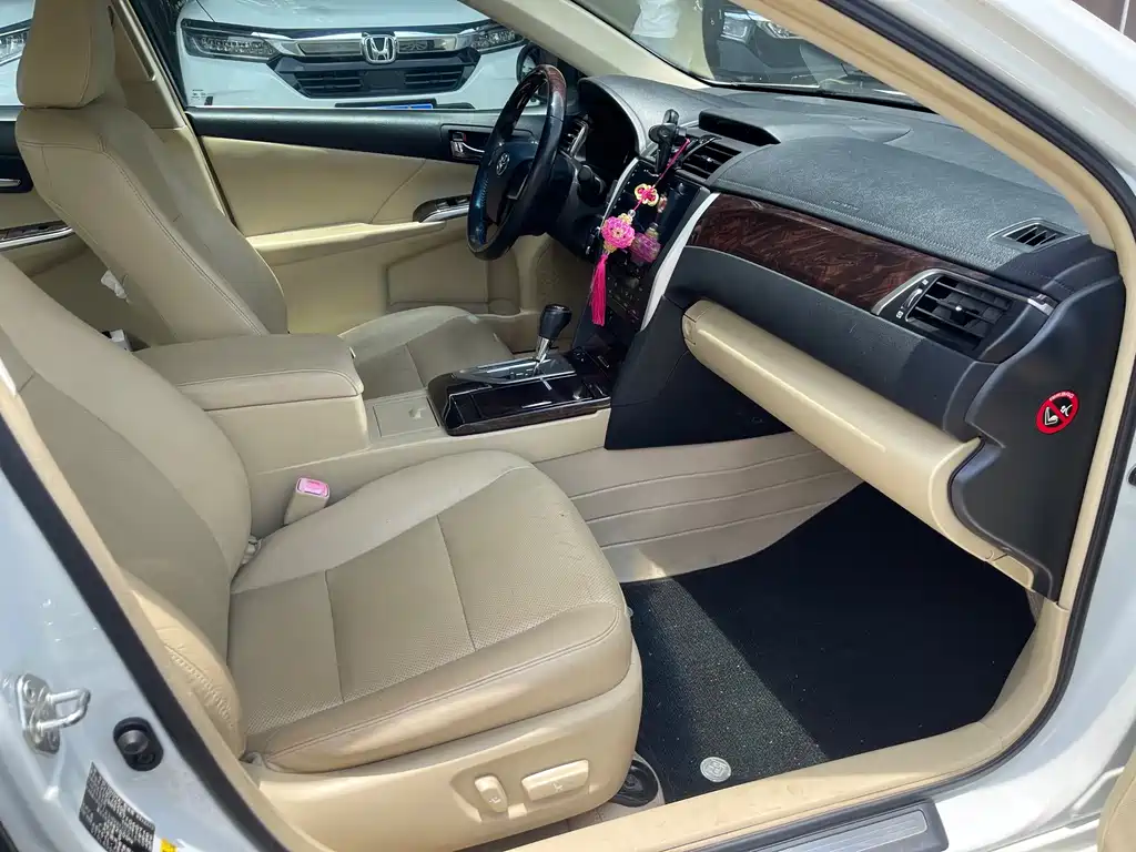Toyota Camry — миниатюра 9