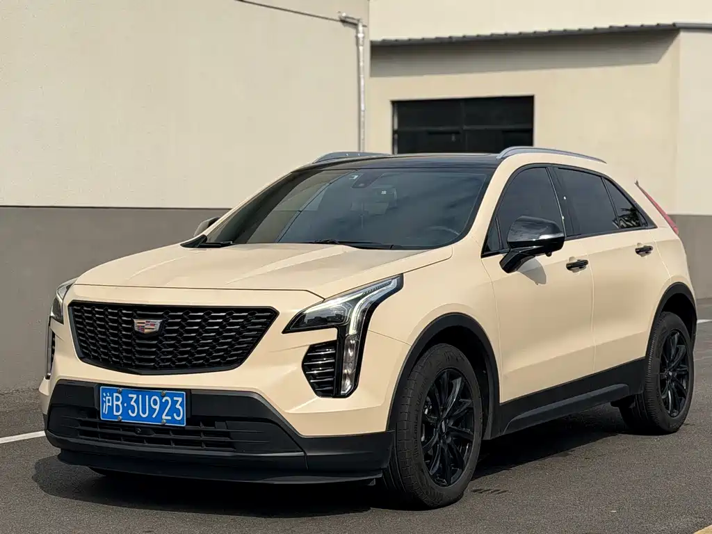 CADILLAC XT4