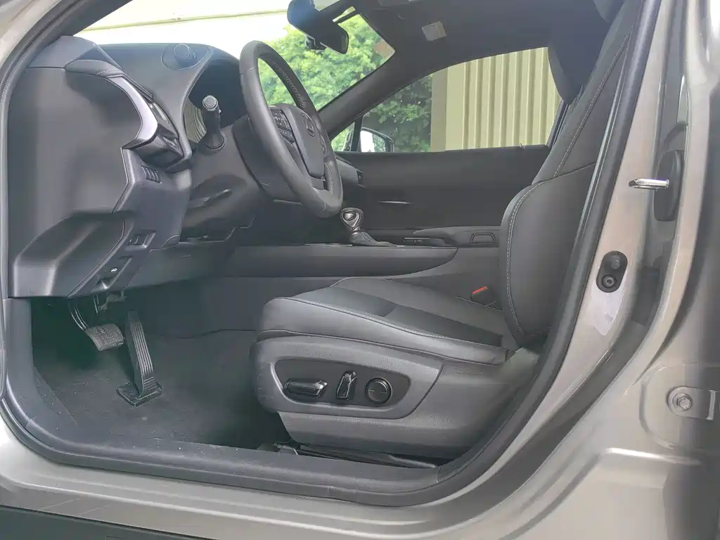 Lexus UX — миниатюра 4