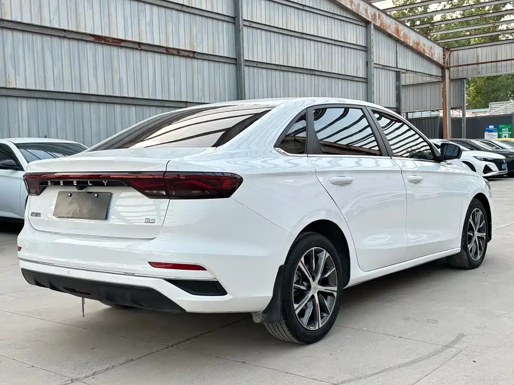 Geely Emgrand 2023 4 Champion 1.5L CVT Luxury