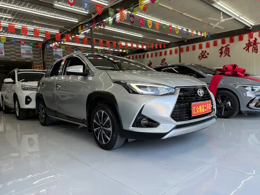 Toyota Yaris L — миниатюра 2