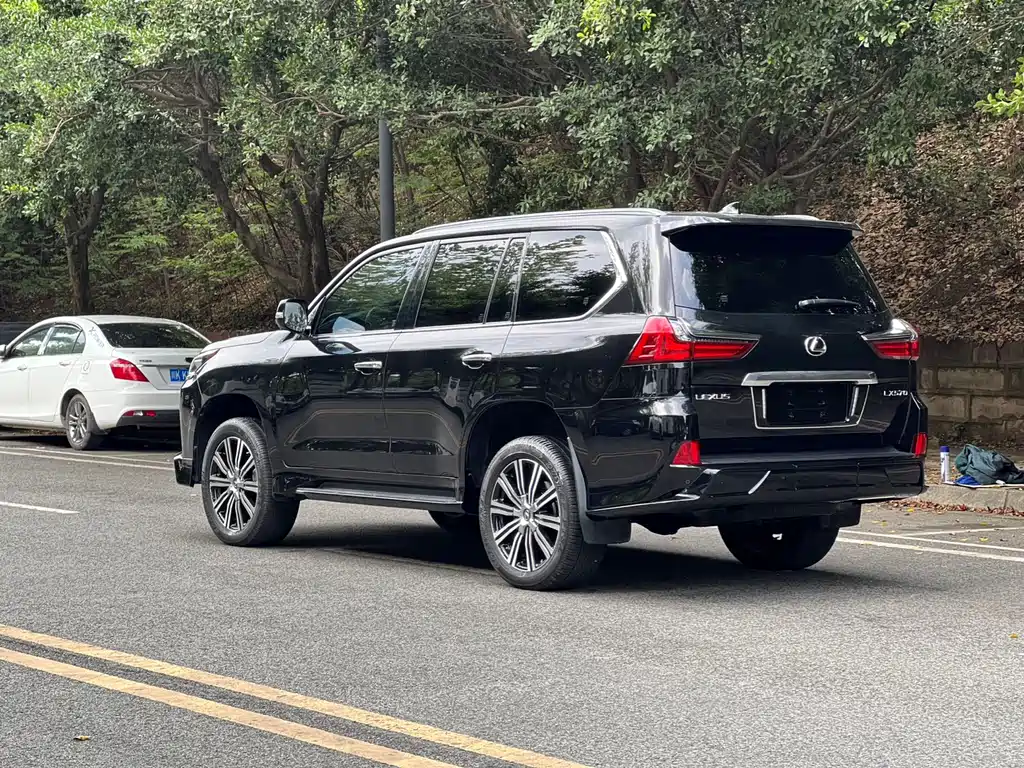 Lexus LX 2017 570 Luxury