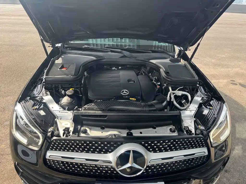 MERCEDES-BENZ GLC