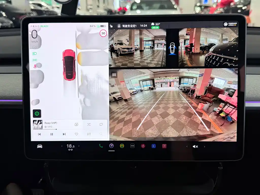 Tesla Model Y — миниатюра 12