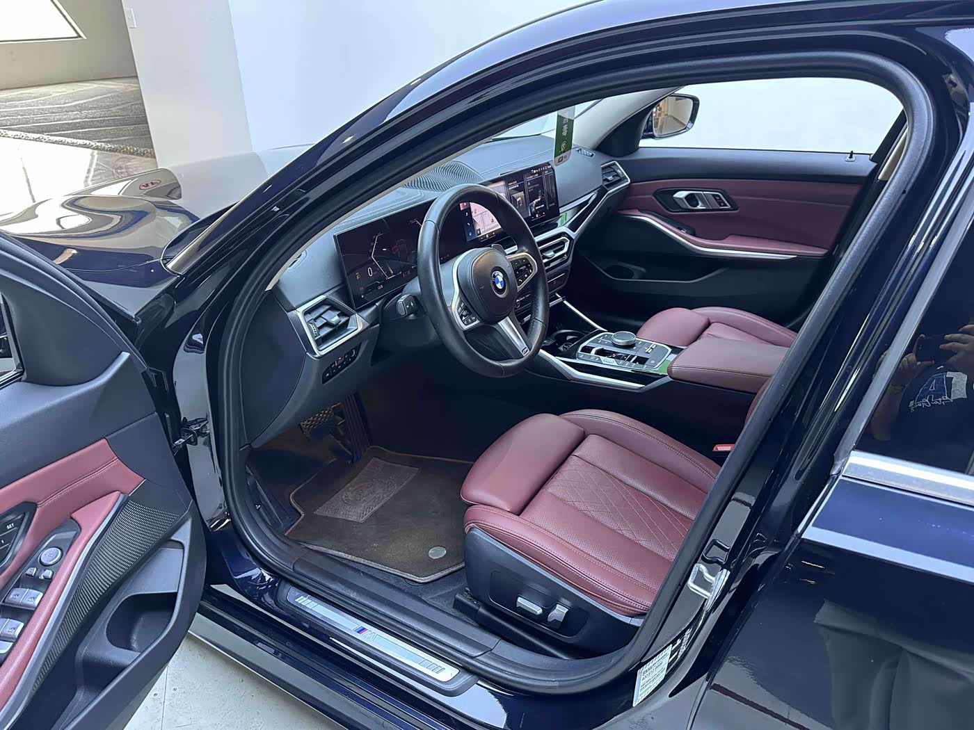 BMW 3 Series 2.0 л 2023 г. Чёрный, пробег 26000 км