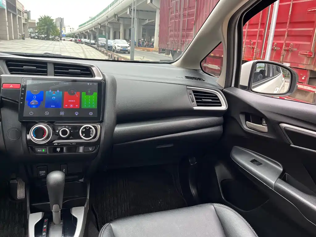 Honda Fit — миниатюра 11