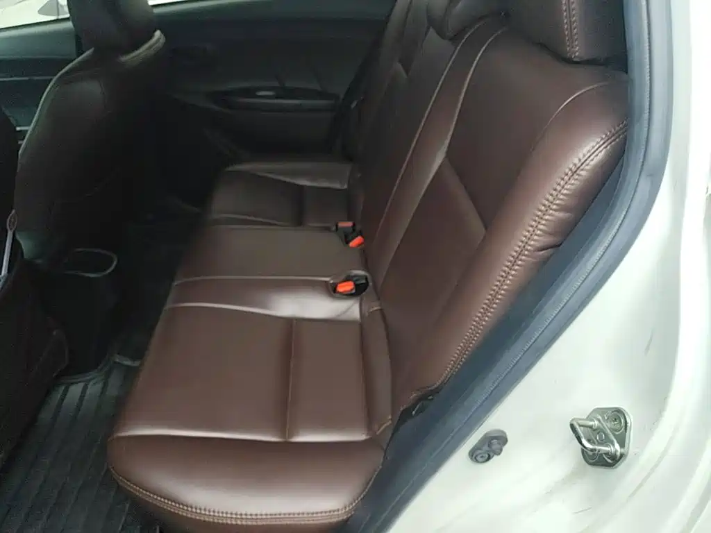 Toyota Yaris L — миниатюра 17