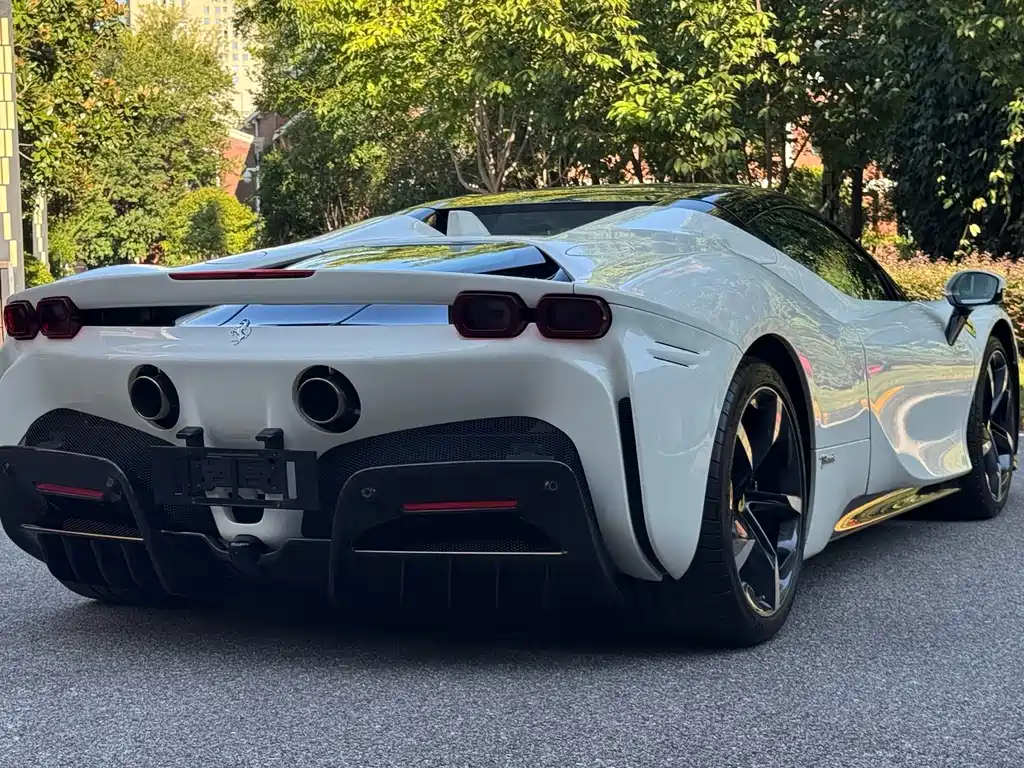FERRARI SF90