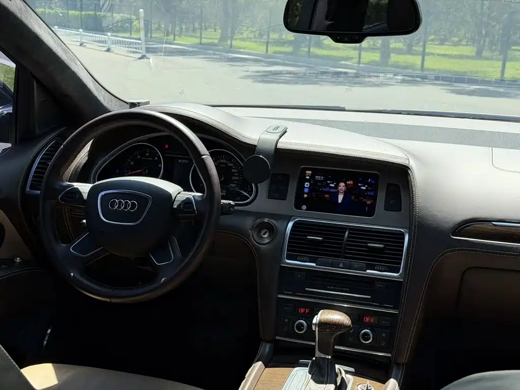 Audi Q7 — миниатюра 21