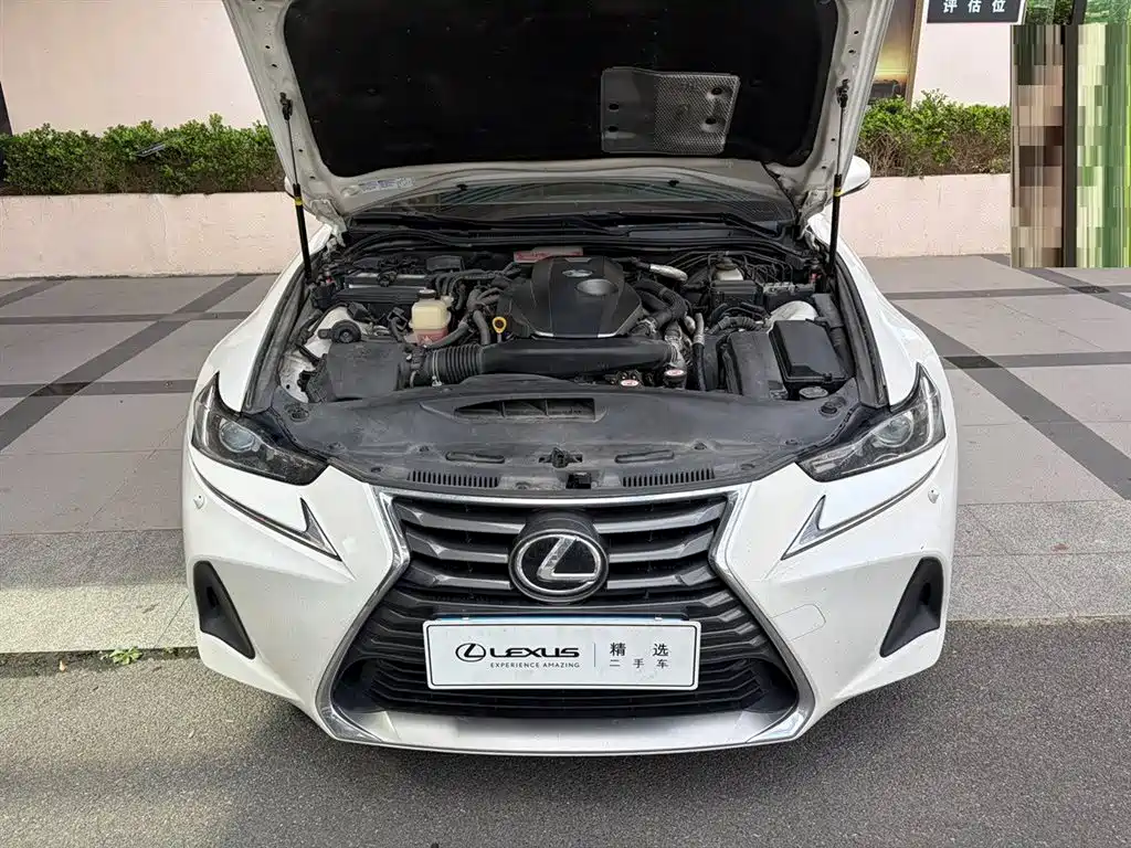Lexus IS — миниатюра 6