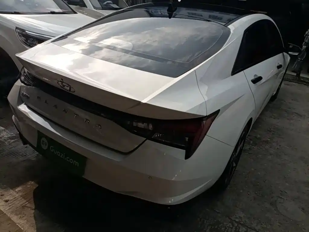 Hyundai Elantra — миниатюра 7