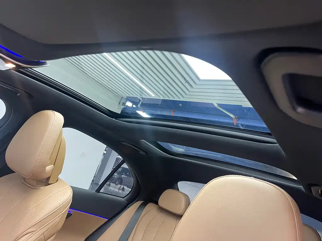 Mercedes-Benz E-Class (Import) — миниатюра 14
