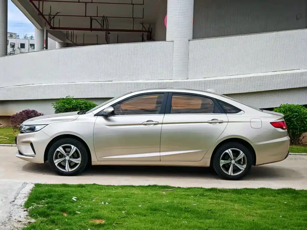 Geely Emgrand GL — миниатюра 4