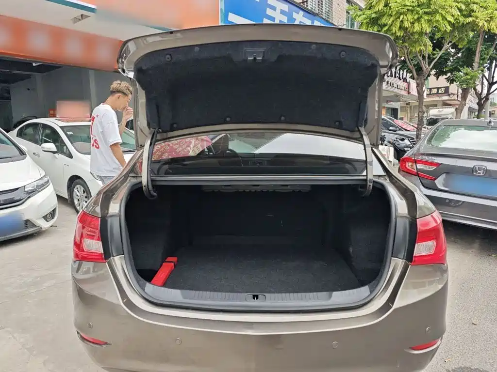 Buick Excelle — миниатюра 19