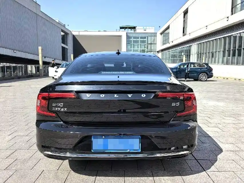 Volvo S90 2024 B5 Luxury