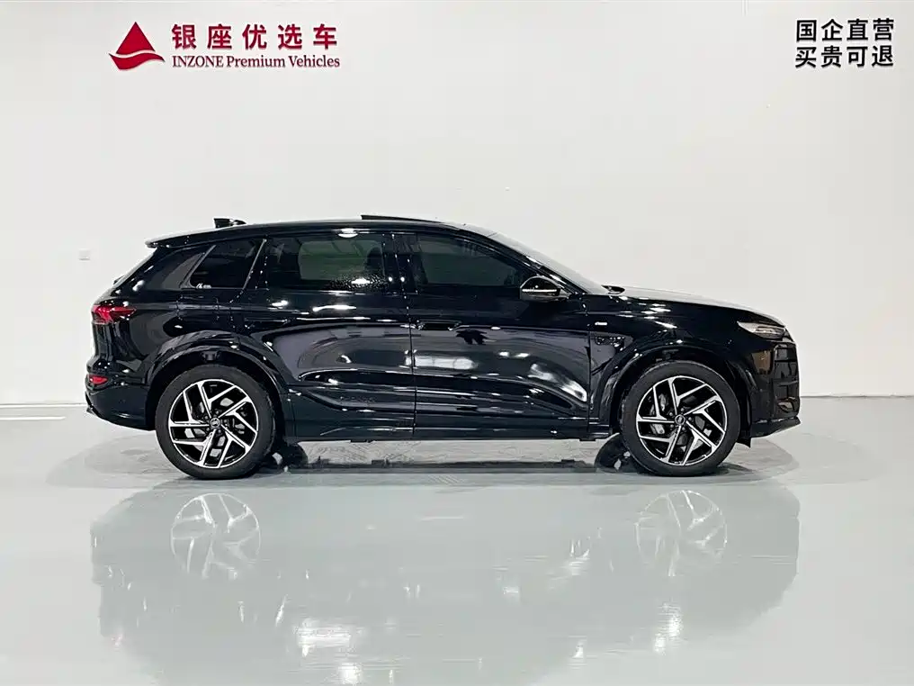 AUDI Q6L E TRON