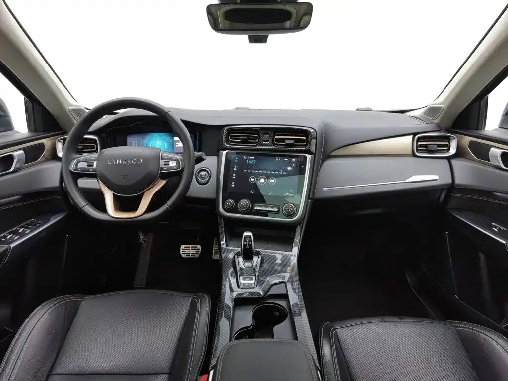 Lynk & Co 01 2017 2.0T Pro