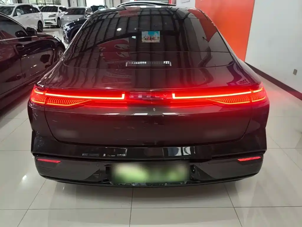 Geely Galaxy Galaxy 8 8 2025 130km EM-P