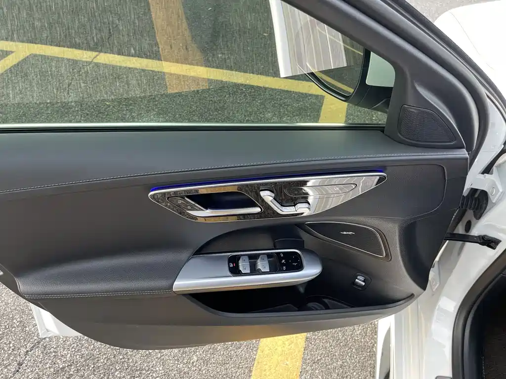 Mercedes-Benz C-Class — миниатюра 15