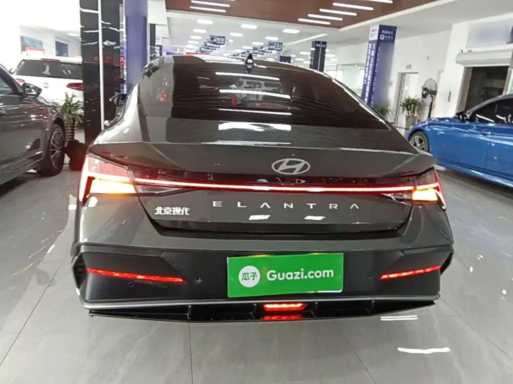 Hyundai Elantra — миниатюра 6