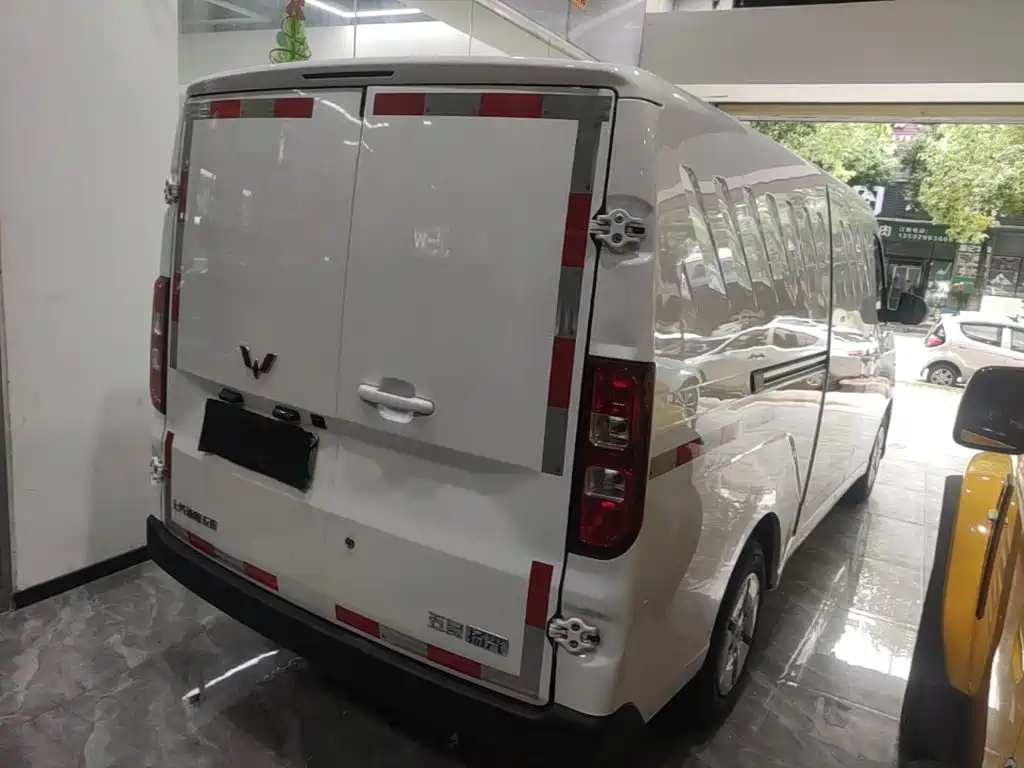Wuling Yangguang — миниатюра 7
