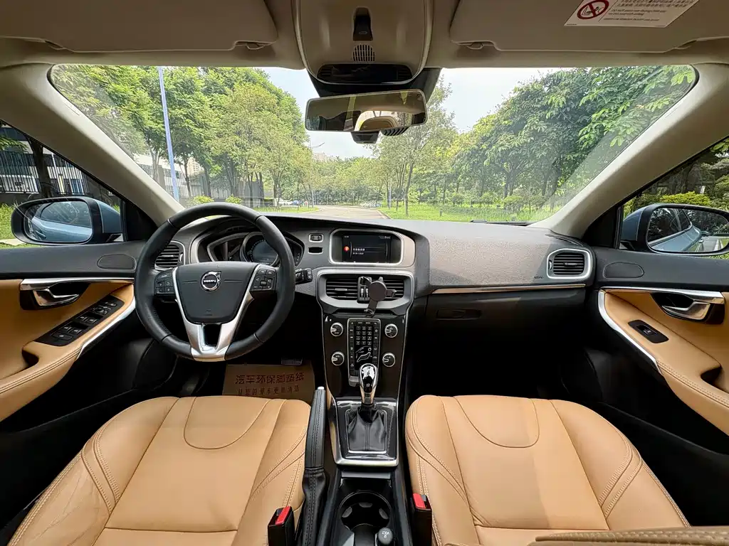 Volvo V40 — миниатюра 10