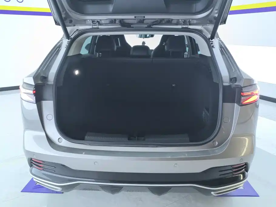 Roewe RX5 New Energy — миниатюра 4