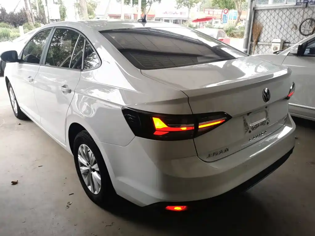 Volkswagen Lavida — миниатюра 5