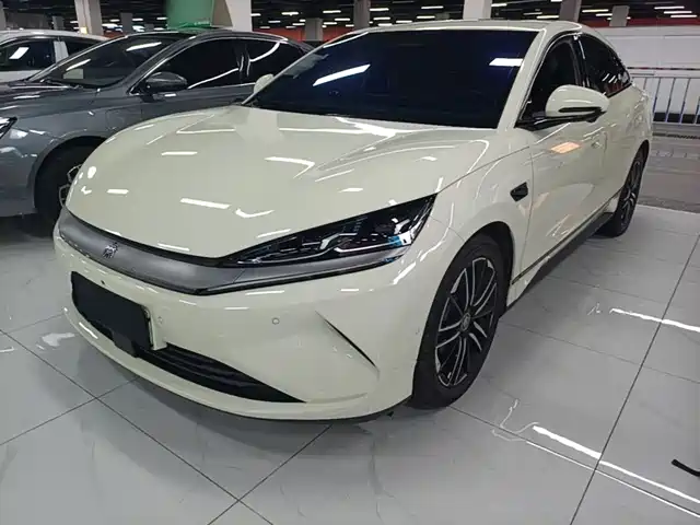 2025 BYD Qin