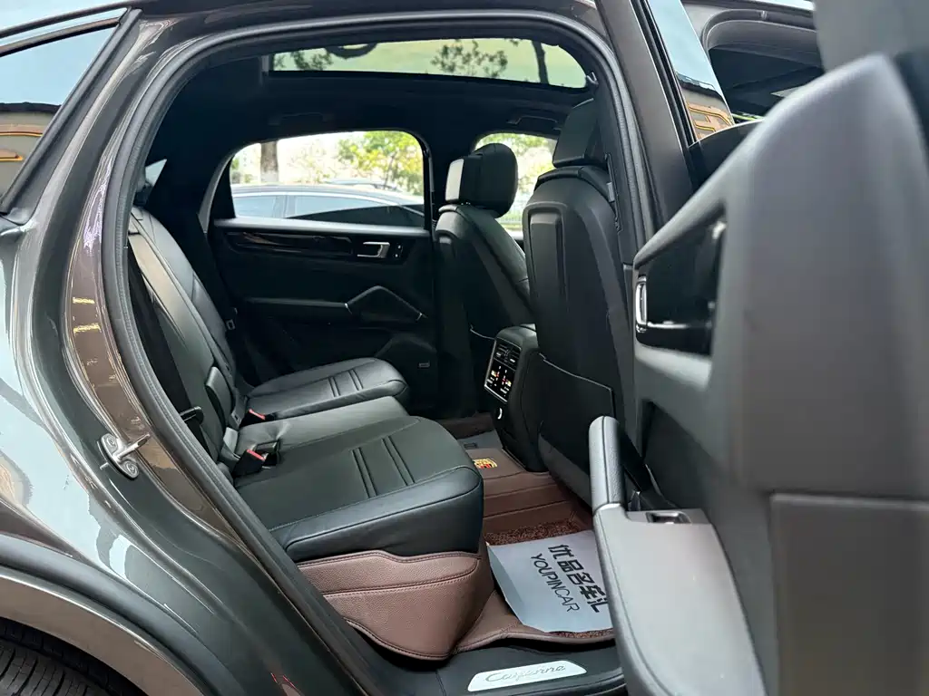 Porsche Cayenne — миниатюра 25