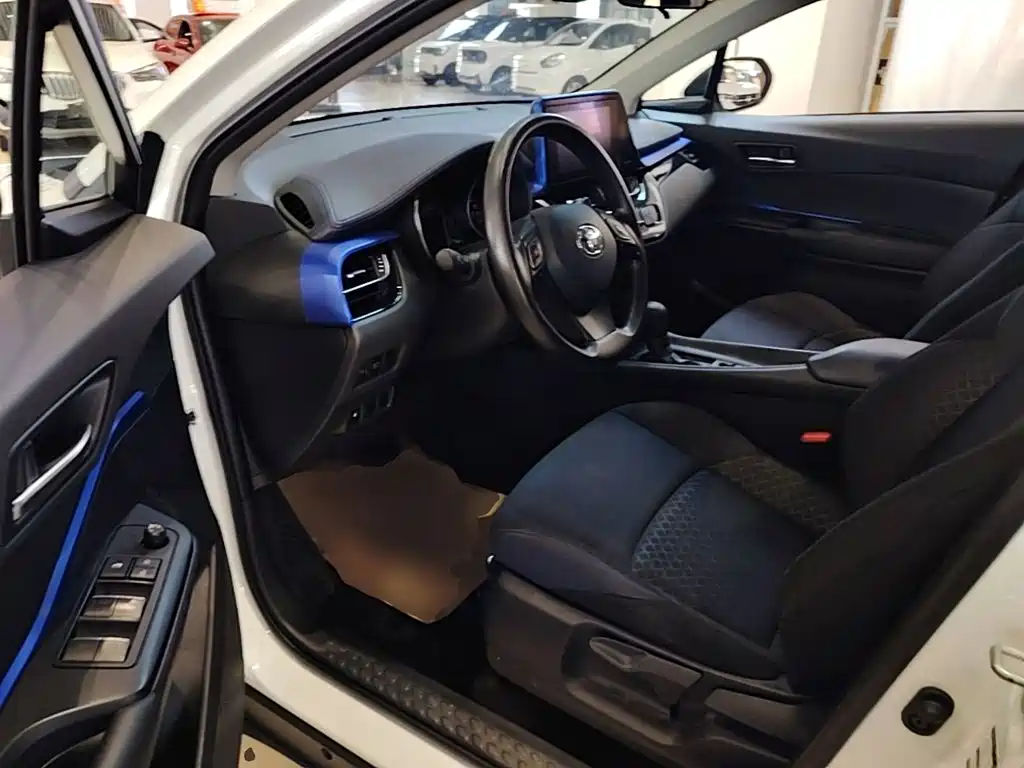 Toyota C-HR — миниатюра 16