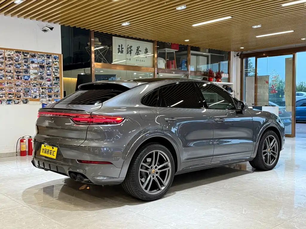 Porsche Cayenne — миниатюра 4