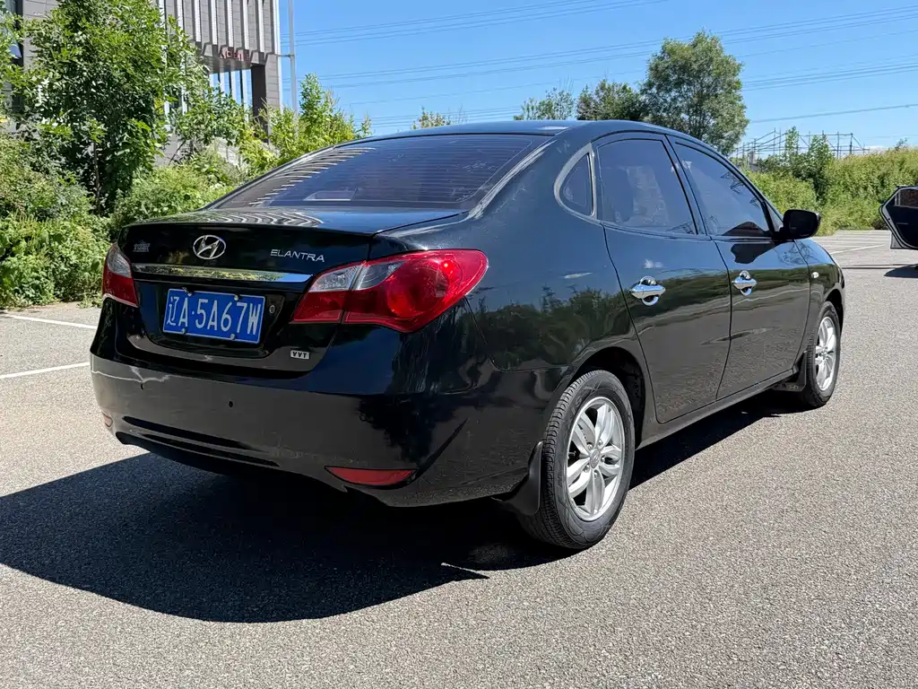 Hyundai Elantra — миниатюра 4