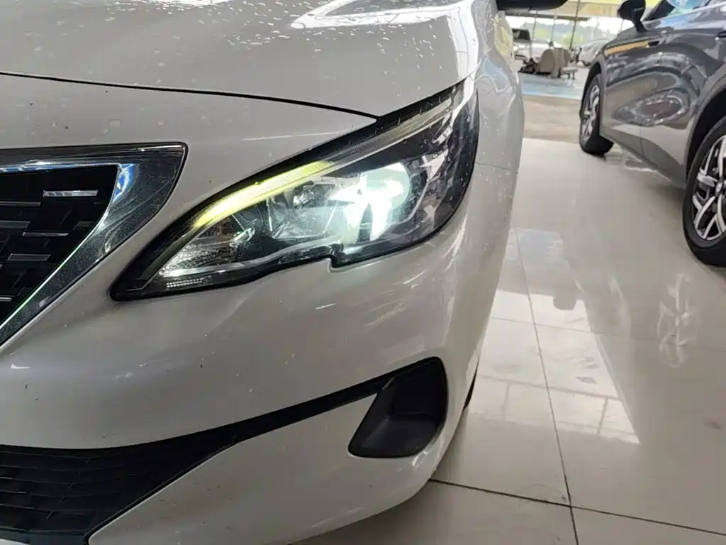 Peugeot 408 — миниатюра 22