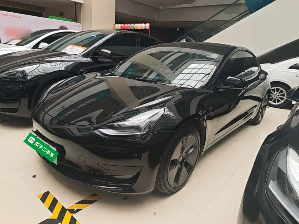 Tesla Model 3 — миниатюра 2