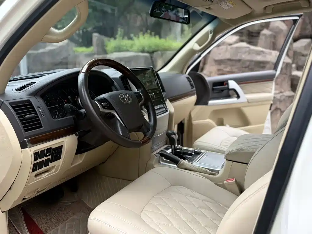 Toyota Land Cruiser — миниатюра 5