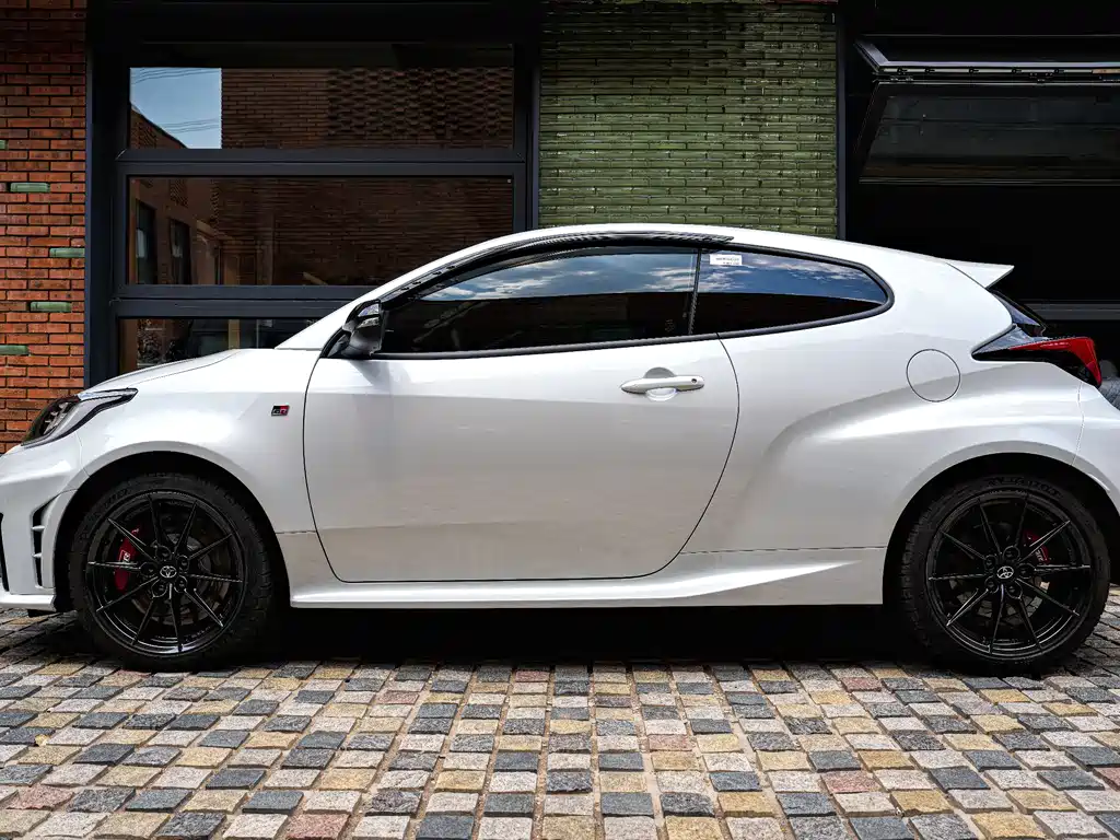 Toyota GR YARIS 2025 GR