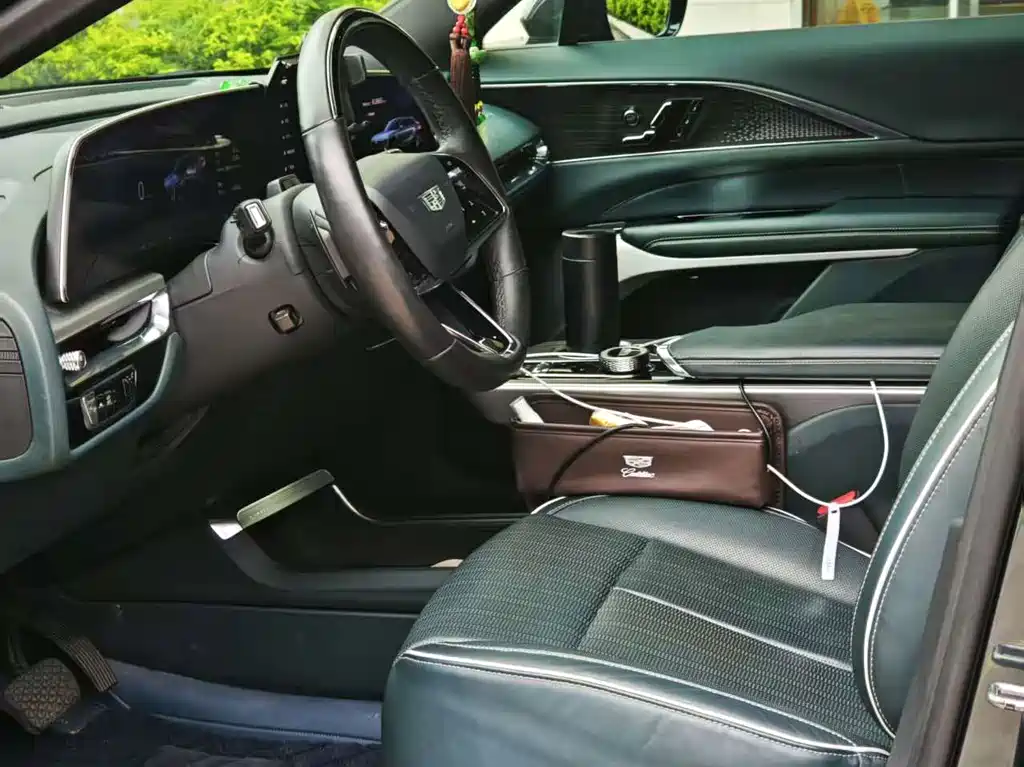 Cadillac Lyriq — миниатюра 7