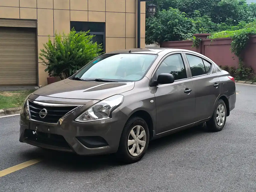 Nissan Sunny 2014