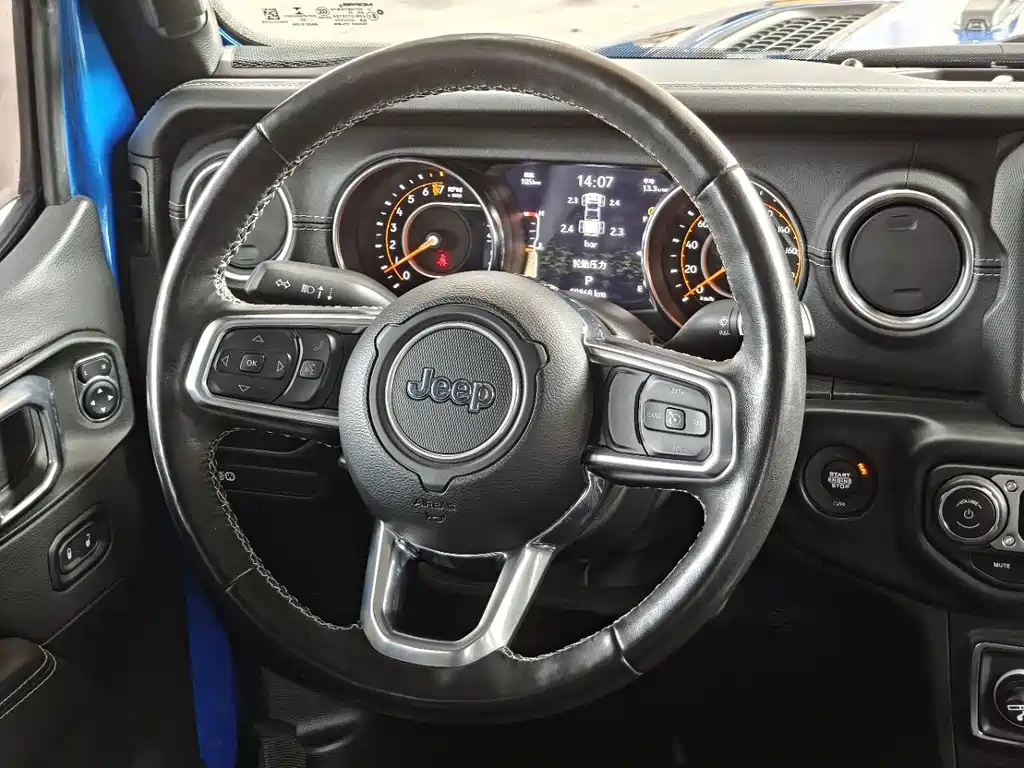 Jeep Gladiator — миниатюра 9