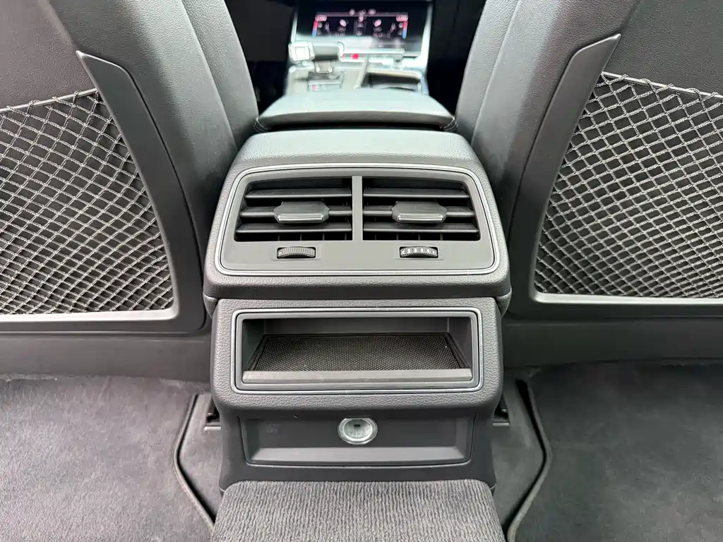 Audi A6L — миниатюра 8