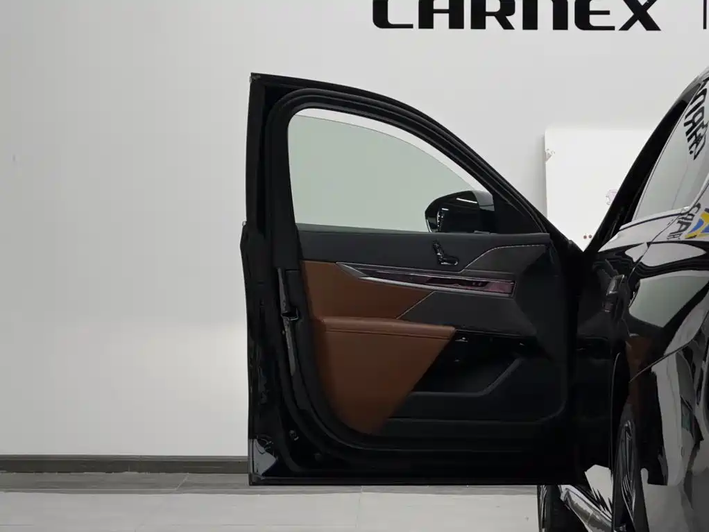 BMW i7 — миниатюра 5