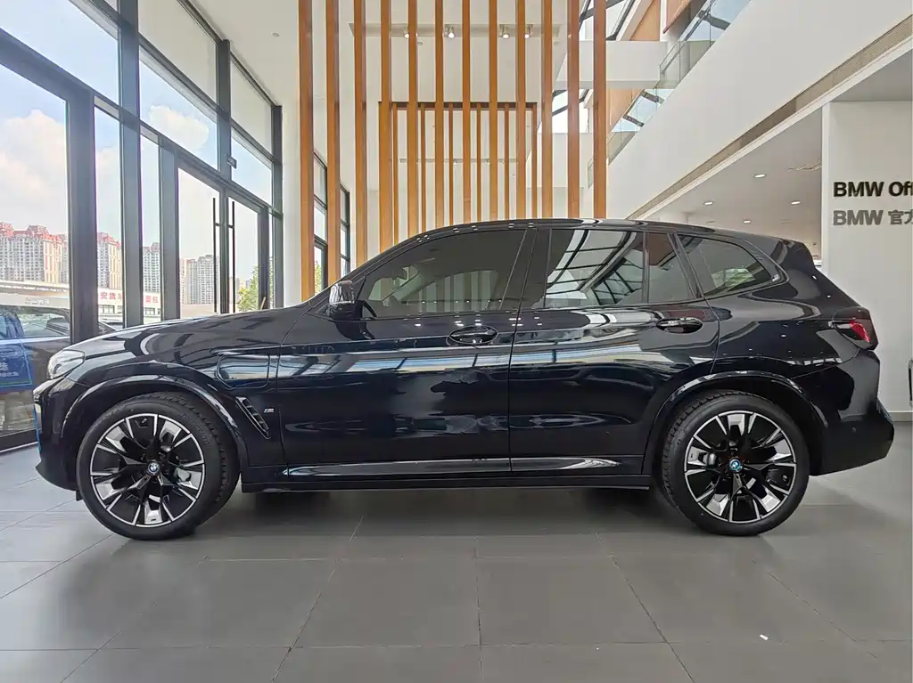 BMW iX3 — миниатюра 4