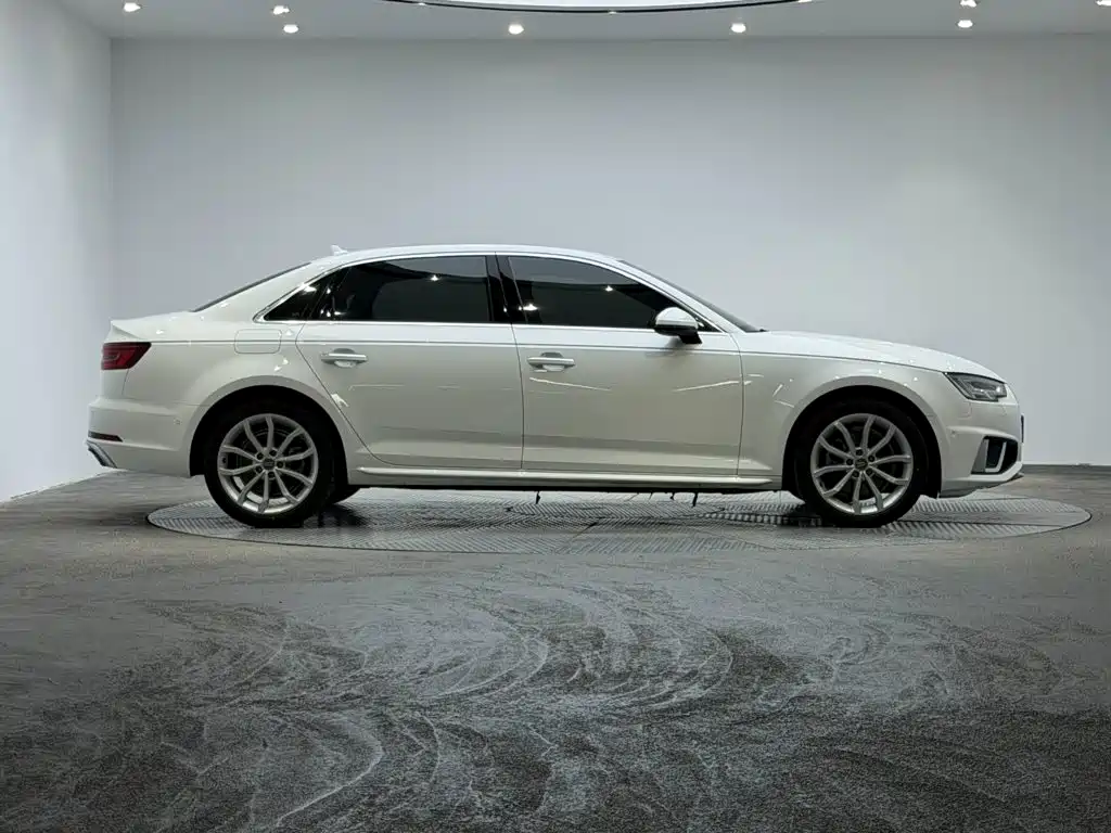 Audi A4L — миниатюра 4